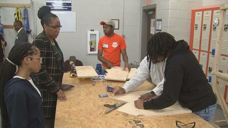 High schoolers build ‘Little Free Libraries’ around Atlanta neighborhoods